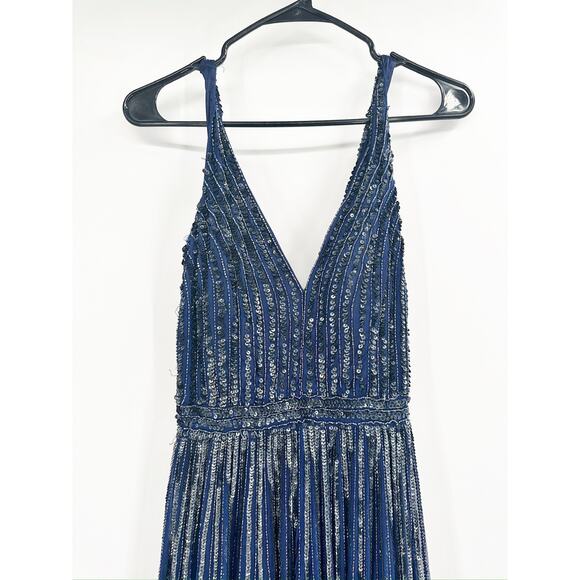 Mac Duggal 5226 Navy Blue V-Neck Sequin Sleeveless Gown Size 2 New - Picture 3 of 9